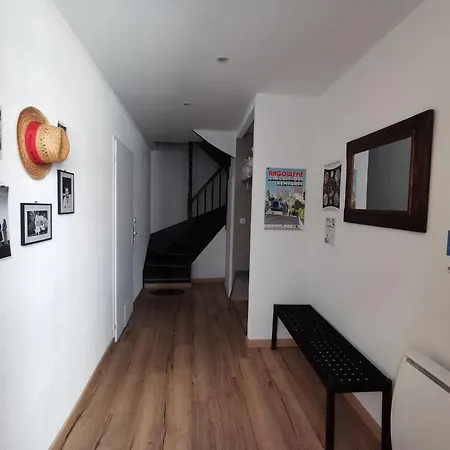 Maison De Le 101 - 3 - Garage *